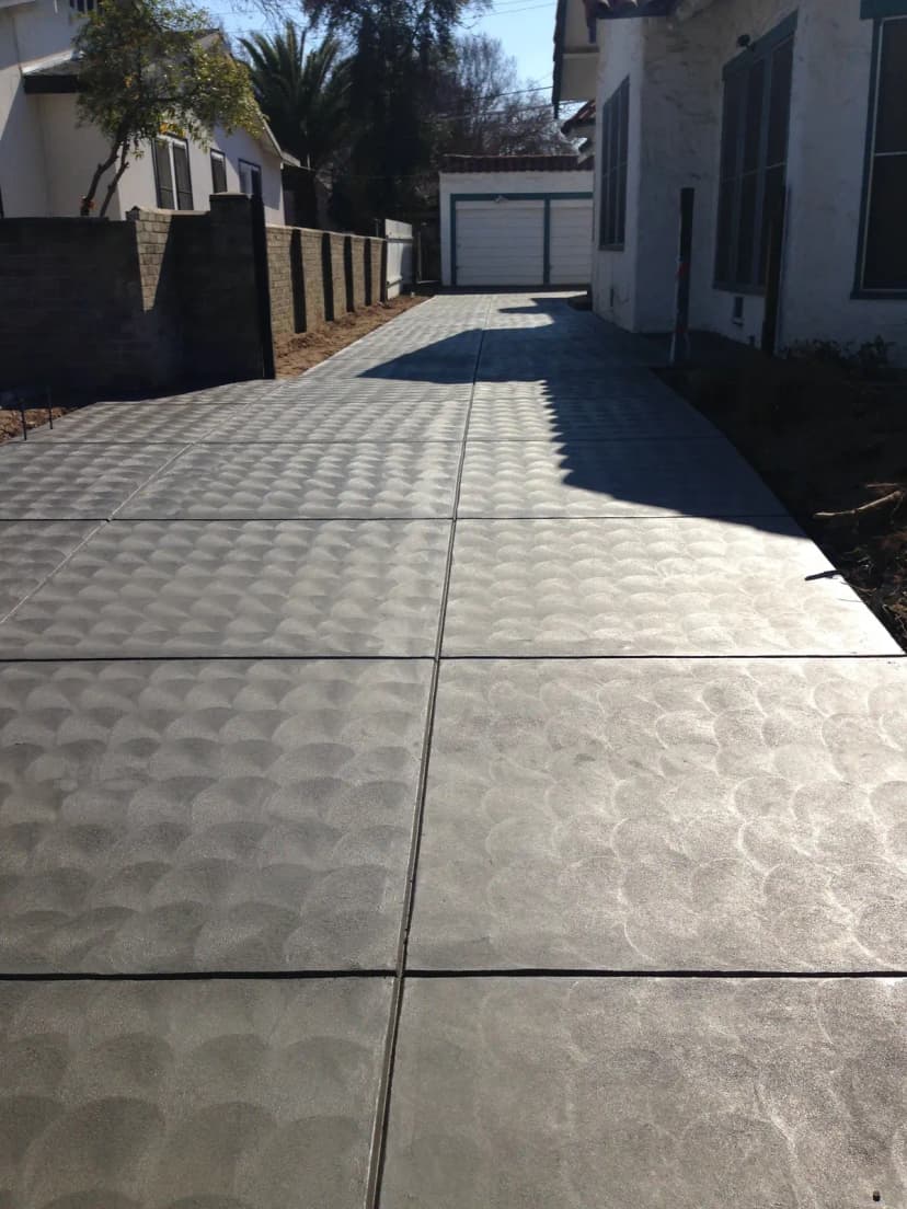 Driveway with patterned concrete finish